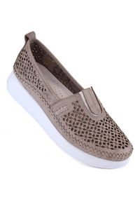 Skórzane półbuty damskie wsuwane ażurowe beżowe T.Sokolski 0712. Zapięcie: bez zapięcia. Kolor: beżowy. Materiał: skóra. Wzór: ażurowy #1