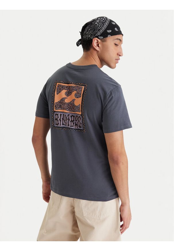 Billabong T-Shirt Stamp EBYZT00293 Granatowy Regular Fit. Kolor: niebieski. Materiał: bawełna