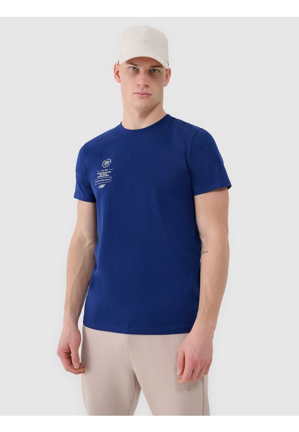 4f - 4F T-shirt regular z nadrukiem męski - granatowy S. Okazja: na co dzień. Kolor: niebieski. Materiał: bawełna, dzianina, jersey. Długość rękawa: krótki rękaw. Długość: krótkie. Wzór: nadruk. Styl: klasyczny, casual, sportowy