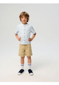 Sinsay - Szorty jeansowe z podwijanymi nogawkami - beżowy. Kolor: beżowy. Materiał: jeans