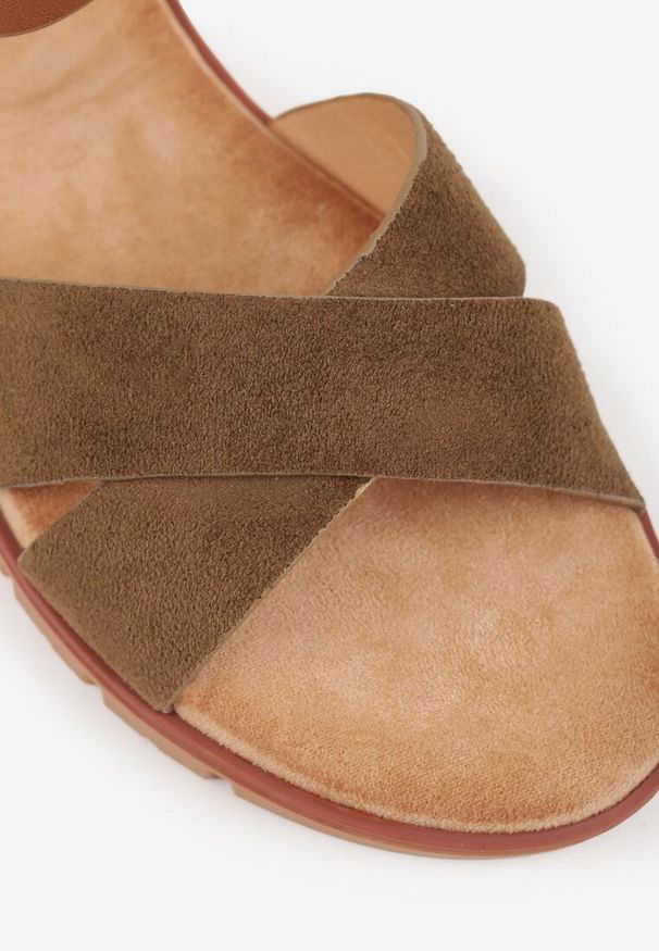 Renee - Zielone Płaskie Sandały VICES z Cholewką ze Skrzyżowanymi Paskami Emelika. Zapięcie: pasek. Kolor: zielony. Wzór: haft. Styl: boho