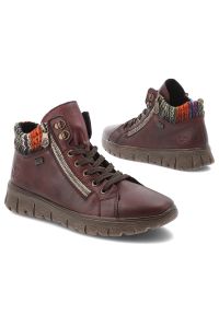 Czerwone Botki Rieker Ocieplane Buty Damskie. Okazja: na co dzień, na spacer. Zapięcie: sznurówki. Kolor: czerwony. Materiał: dzianina, skóra. Szerokość cholewki: normalna. Wzór: kolorowy. Sezon: zima, jesień. Styl: casual #7