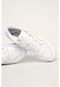 adidas Originals - Buty Rivalry Low. Zapięcie: sznurówki. Kolor: biały. Materiał: syntetyk, materiał, skóra ekologiczna, guma. Szerokość cholewki: normalna #2