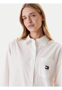 Tommy Jeans Sukienka koszulowa DW0DW21122 Biały Relaxed Fit. Kolor: biały. Materiał: bawełna. Typ sukienki: koszulowe