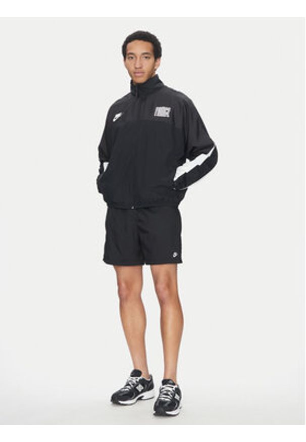 Nike Szorty sportowe FN3307 Czarny Regular Fit. Kolor: czarny. Materiał: syntetyk. Styl: sportowy