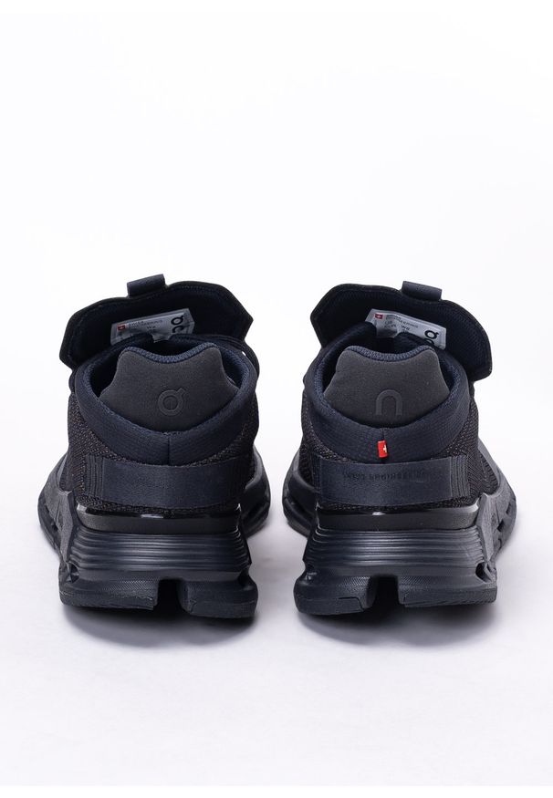 On - Sneakersy damskie ON Cloud Cloudnova (26.99814). Kolor: czarny