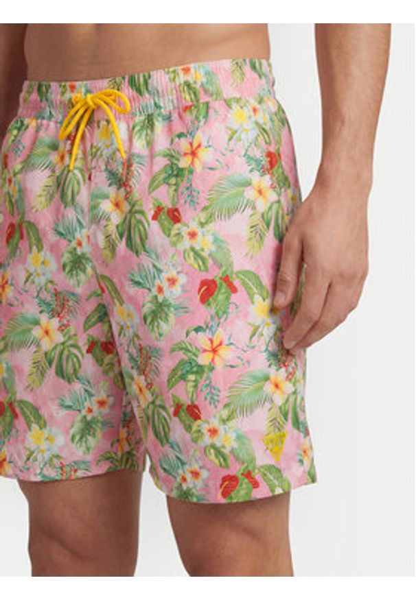 Guess Szorty kąpielowe F6GT21 WG282 Różowy Regular Fit. Kolor: różowy. Materiał: syntetyk