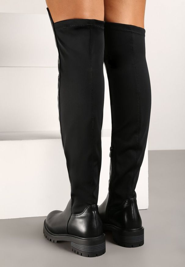 Born2be - Czarne Eleganckie Kozaki z Asymetryczną Dopasowaną Cholewką za Kolano Temirianne. Okazja: na co dzień. Kolor: czarny. Szerokość cholewki: normalna. Wzór: aplikacja. Wysokość cholewki: za kolano. Materiał: jeans, wełna. Obcas: na obcasie. Styl: elegancki. Wysokość obcasa: średni
