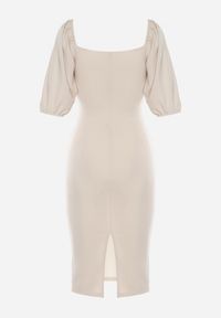 Born2be - Beżowa Sukienka Dopasowana z Paskiem i Klamrą w Talii oraz Bufiastymi Rękawami Lurdia. Okazja: na ślub cywilny, na wesele. Kolor: beżowy. Wzór: aplikacja. Styl: elegancki #4