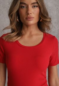 Renee - Czerwony T-shirt w Prążki z Marszczeniami po Bokach Nedala. Okazja: na co dzień. Kolor: czerwony. Wzór: prążki. Styl: casual, elegancki #6