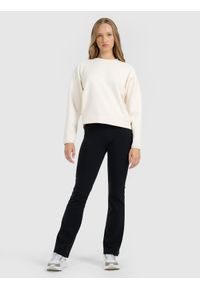 4f - 4F Bluza dresowa nierozpinana bez kaptura damska - beżowa XS. Okazja: na co dzień. Typ kołnierza: bez kaptura. Kolor: beżowy. Materiał: dresówka. Wzór: gładki. Styl: casual
