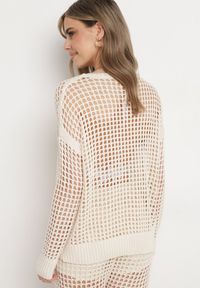 Born2be - Beżowa Ażurowa Bluzka z Szydełkowej Dzianiny Zavara. Okazja: na co dzień. Kolor: beżowy. Materiał: dzianina. Wzór: ażurowy. Styl: casual, elegancki #5