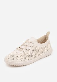 Renee - Beżowe Ażurowe Tenisówki w Stylu Boho Tidira. Okazja: na co dzień. Kolor: beżowy. Wzór: ażurowy. Sezon: wiosna. Styl: boho #8