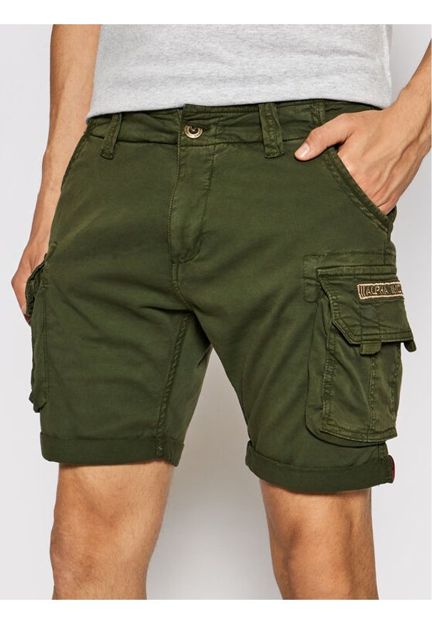 Alpha Industries Szorty materiałowe Crew 176203 Zielony Slim Fit. Kolor: zielony. Materiał: bawełna