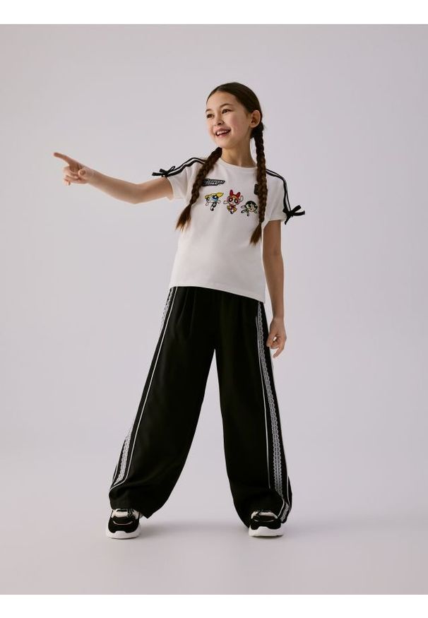 Reserved - T-shirt z nadrukiem Atomówki - złamana biel. Materiał: bawełna. Wzór: nadruk