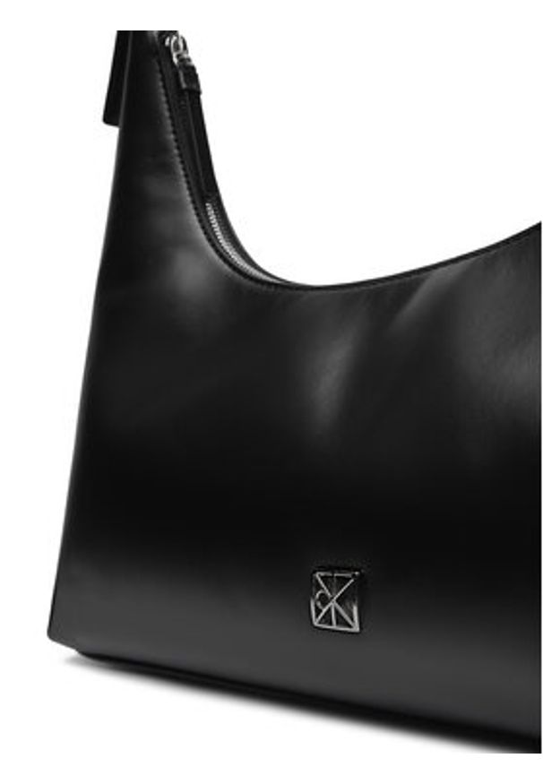 Calvin Klein Torebka Emblem Hw Lthr Shoulder Bag LV04F3262G Czarny. Kolor: czarny. Materiał: skórzane