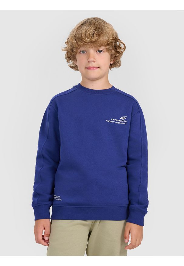 4f - 4F Bluza dresowa nierozpinana bez kaptura chłopięca - granatowa 164 (13-14 lat). Okazja: na co dzień. Typ kołnierza: bez kaptura. Kolor: niebieski. Materiał: dresówka. Wzór: napisy, gładki, ze splotem. Sezon: lato. Styl: klasyczny, casual, sportowy