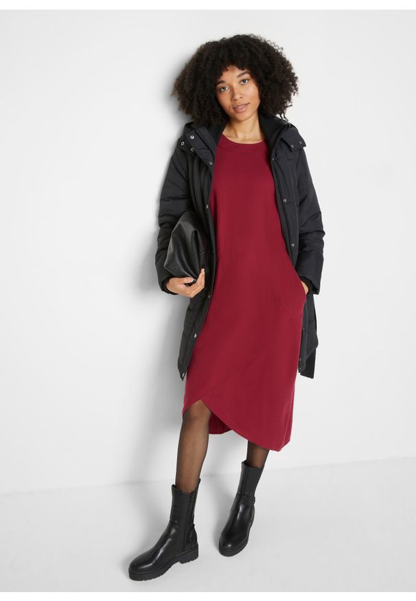 bonprix - Sukienka flanelowa z kieszeniami, midi. Kolor: czerwony. Materiał: bawełna. Styl: elegancki. Długość: midi