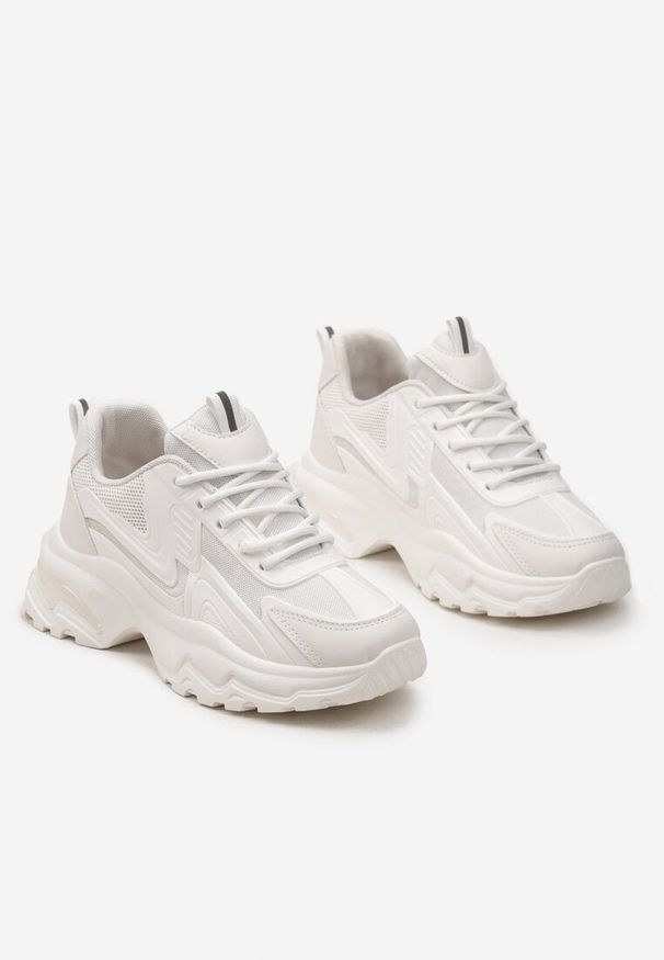 Born2be - Białe Sznurowane Sneakersy na Grubej Podeszwie z Przeszyciami Vleni. Okazja: na co dzień. Kolor: biały