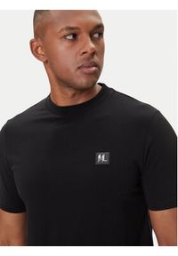 Karl Lagerfeld - KARL LAGERFELD T-Shirt 755050 554221 Czarny Regular Fit. Typ kołnierza: dekolt w karo. Kolor: czarny. Materiał: bawełna #4