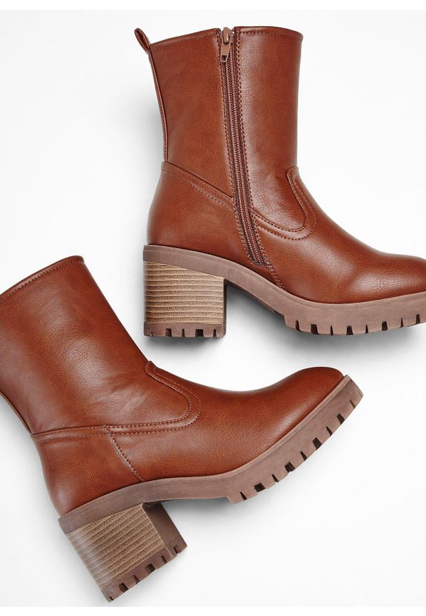 bonprix - Botki. Kolor: brązowy. Styl: elegancki