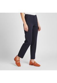 Półbuty damskie S.Barski, cholewka skóra naturalna zamszowa niski fason kwadratowy nosek ozdobny metalowy element na podbiciu stabilny niski obcas fa. Okazja: na co dzień. Kolor: pomarańczowy. Materiał: skóra, zamsz. Szerokość cholewki: normalna. Wzór: aplikacja. Obcas: na obcasie. Styl: casual, klasyczny, elegancki. Wysokość obcasa: niski #8