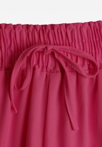 Renee - Ciemnofioletowe Spodnie High Waist z Szerokimi Nogawkami z Wiskozą Wykończone Gumką w Talii Crisantas. Okazja: na co dzień, na spotkanie biznesowe, na spacer. Stan: podwyższony. Kolor: fioletowy. Materiał: wiskoza. Styl: casual, biznesowy, elegancki #8