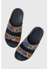 Crocs klapki Classic Crocs Retro Floral Sandal damskie 208975. Materiał: materiał. Styl: retro #1