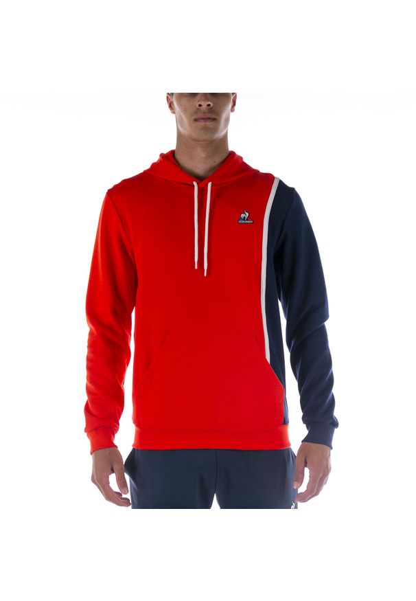 Le Coq Sportif Saison 1 Hoody N°1 M Czerwona Bluza Dorosłych. Kolor: czerwony, niebieski, wielokolorowy. Materiał: bawełna, poliester