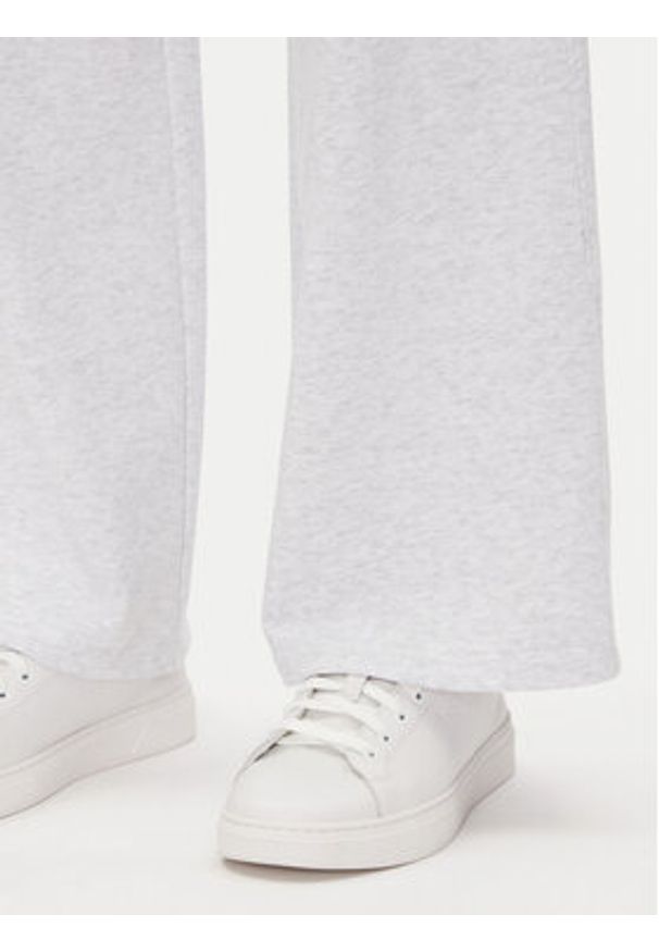 DKNY Sport Spodnie dresowe DP5P3601 Biały Regular Fit. Kolor: biały. Materiał: bawełna
