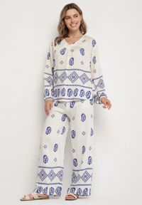 Born2be - Biało-Niebieski Komplet w Stylu Rustykalnym Luźna Bluzka i Spodnie z Wiskozą Emilaris. Kolor: biały. Materiał: wiskoza. Wzór: aplikacja