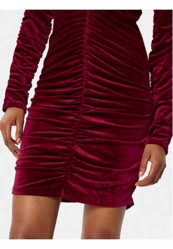 Guess Sukienka koktajlowa W5RK30 KCM62 Czerwony Bodycon Fit. Kolor: czerwony. Materiał: syntetyk. Typ sukienki: bodycon. Styl: wizytowy