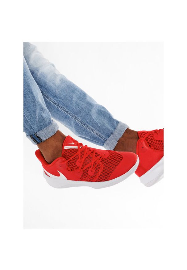 Buty halowe Nike. Kolor: czerwony. Model: Nike Zoom, Nike Court