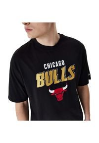 Koszulka męska New Era Team Script OS Tee Chicago Bulls. Kolor: czarny