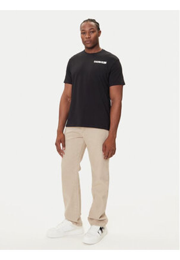 Calvin Klein Jeans T-Shirt 3D Box Graphic LV04RC805G Czarny Regular Fit. Kolor: czarny. Materiał: bawełna