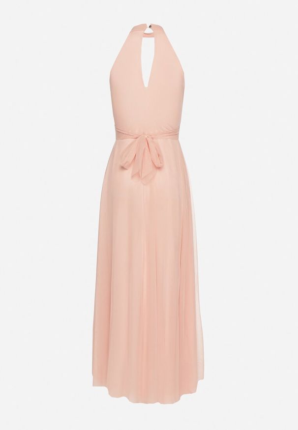 Born2be - Różowa Wieczorowa Sukienka ze Stójką Wiązana w Talii Ozdobiona Siateczką Nestasoni. Okazja: na imprezę. Typ kołnierza: kołnierzyk stójkowy. Kolor: różowy. Materiał: satyna. Długość rękawa: bez rękawów. Wzór: aplikacja. Styl: wizytowy