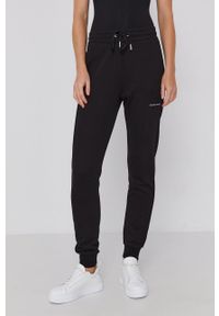 Armani Exchange Spodnie 8NYPFX.YJ68Z.NOS damskie kolor czarny gładkie. Kolor: czarny. Wzór: gładki #3