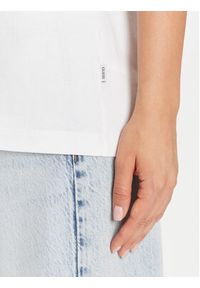 Guess Jeans T-Shirt M5BI78 K8FQ4 Biały Regular Fit. Kolor: biały. Materiał: bawełna