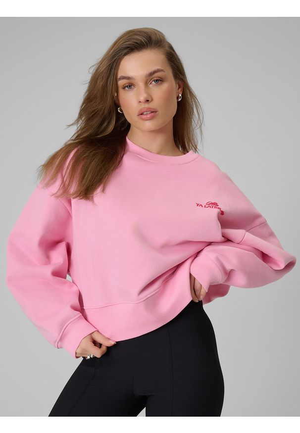 4f - 4F Bluza dresowa loose bez kaptura damska - różowa M. Okazja: na co dzień. Typ kołnierza: bez kaptura. Kolor: różowy. Materiał: dresówka. Styl: casual