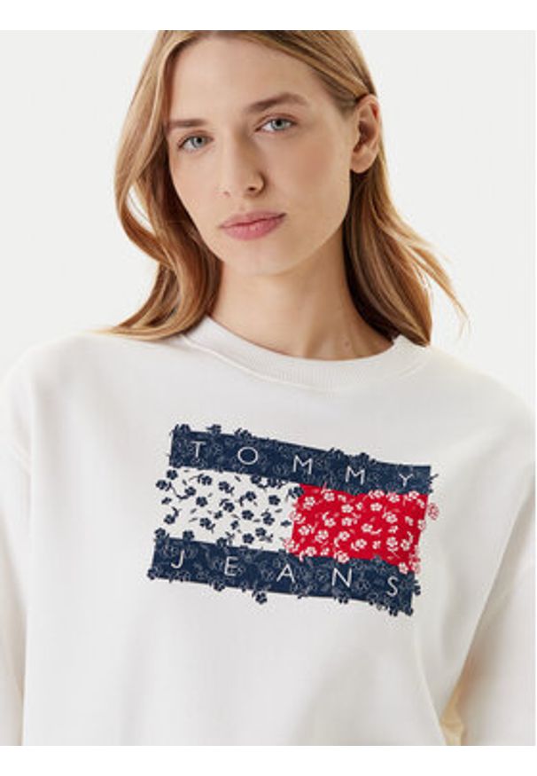 Tommy Jeans Bluza Floral Flag DW0DW20933 Biały Relaxed Fit. Kolor: biały. Materiał: bawełna
