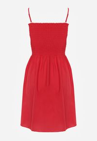 Renee - Czerwona Sukienka z Bawełny na Ramiączkach o Rozkloszowanym Kroju z Marszczoną Górą Christten. Okazja: na co dzień. Kolor: czerwony. Materiał: bawełna. Długość rękawa: na ramiączkach. Sezon: lato. Typ sukienki: rozkloszowane. Styl: boho, casual #2