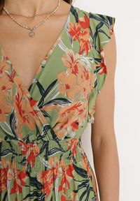 Born2be - Zielona Sukienka z Wiskozy Yenek. Kolor: zielony. Materiał: wiskoza. Długość rękawa: krótki rękaw. Wzór: nadruk, aplikacja. Typ sukienki: kopertowe, rozkloszowane. Styl: elegancki, wizytowy. Długość: maxi #3