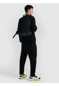 4f - 4F Plecak miejski (20 L) z zapinaną kieszenią na laptop - czarny Uniwersalny. Kolor: czarny. Materiał: syntetyk, tkanina, materiał. Wzór: gładki. Styl: casual, elegancki
