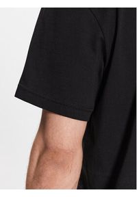 Calvin Klein Jeans T-Shirt J30J323807 Czarny Regular Fit. Kolor: czarny. Materiał: bawełna
