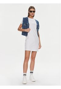 Calvin Klein Jeans Sukienka codzienna Diffused Monologo J20J223056 Biały Slim Fit. Okazja: na co dzień. Kolor: biały. Materiał: bawełna. Typ sukienki: proste. Styl: casual #5