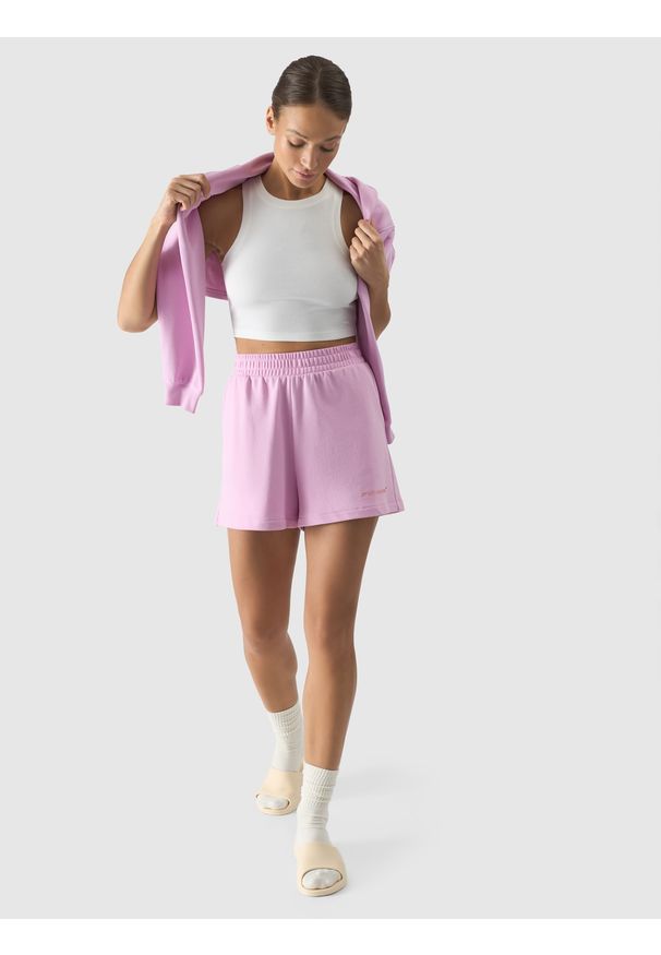 4f - 4F Crop top slim damski - beżowy XS. Kolor: beżowy. Materiał: materiał, bawełna, dzianina, elastan, prążkowany. Długość rękawa: na ramiączkach. Wzór: prążki, jednolity. Sezon: lato