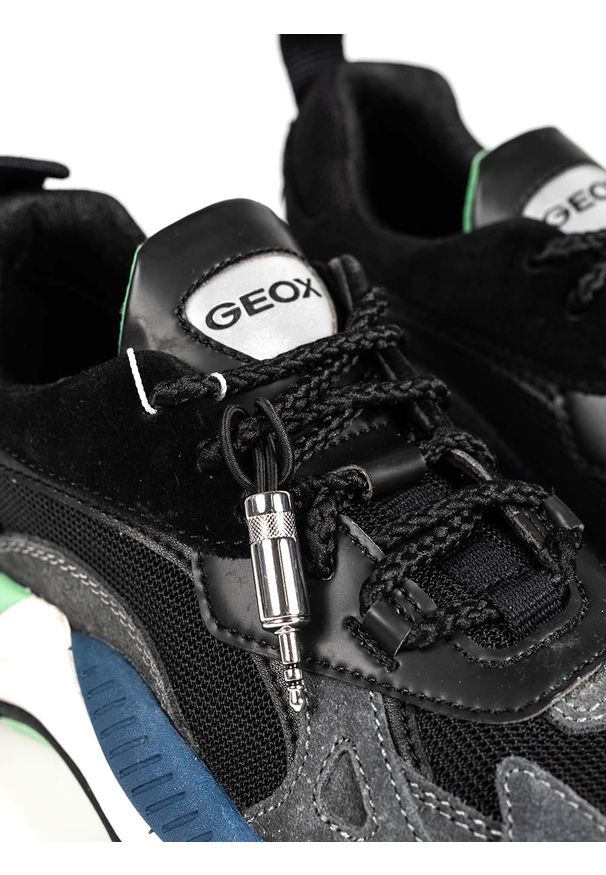 Geox Sneakersy "T02 A" | T94BUA 02214 | T02 A | Kobieta | Czarny, Zielony. Kolor: czarny, zielony, wielokolorowy. Materiał: skóra, materiał
