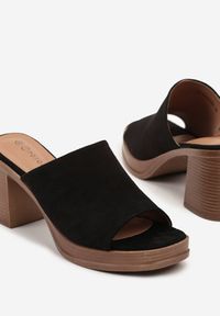 Born2be - Czarne Klapki Drewniaki na Słupku Froaira. Okazja: na co dzień. Kolor: czarny. Sezon: lato. Obcas: na słupku. Styl: klasyczny, elegancki, casual #4