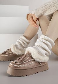 Born2be - Ciemnobeżowe Śniegowce na Grubej Podeszwie z Haftem i Futerkiem Ezilune. Kolor: beżowy. Materiał: futro. Wzór: haft. Sezon: zima. Styl: klasyczny #4