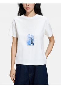 Reserved - Bawełniany t-shirt z nadrukiem - złamana biel. Materiał: bawełna. Wzór: nadruk #1